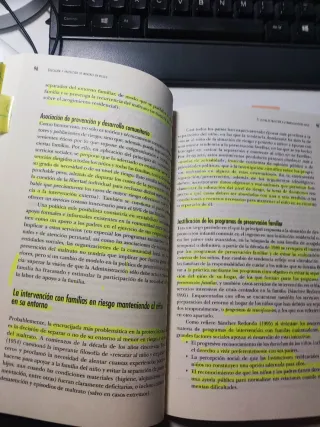 Educación y protección de menores en riesgo: Un...