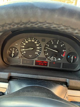 BMW X5 2001 con 1 año de garantia