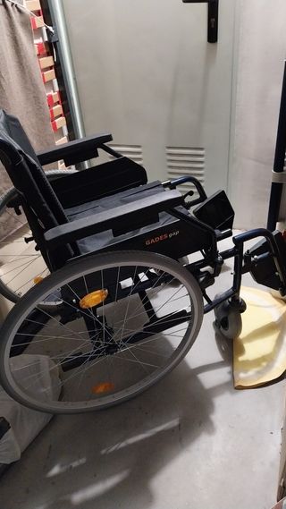 Silla de ruedas plegable