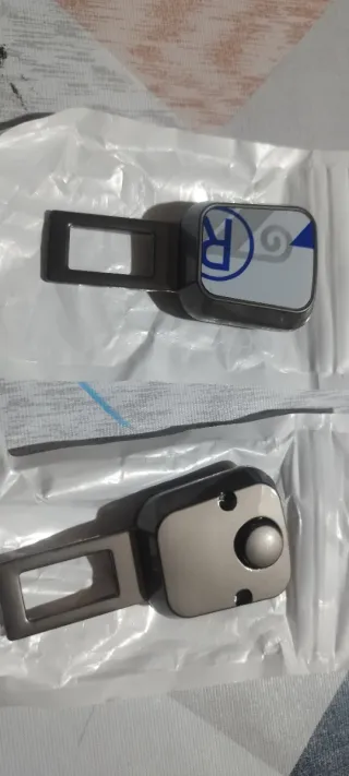 broche cinturón seguridad coche