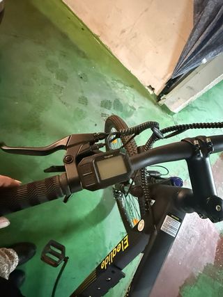Bicicleta eléctrica Eleglide en excelente estado.