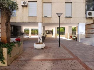 Piso en venta en La Buhaira en Sevilla