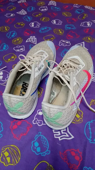 Zapatillas Nike Rival XC Beige Multicolor