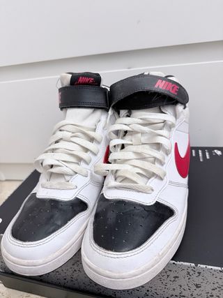 Zapatillas Nike Altas Blancas y Rojas