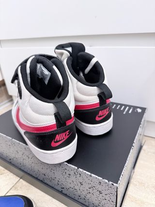 Zapatillas Nike Altas Blancas y Rojas