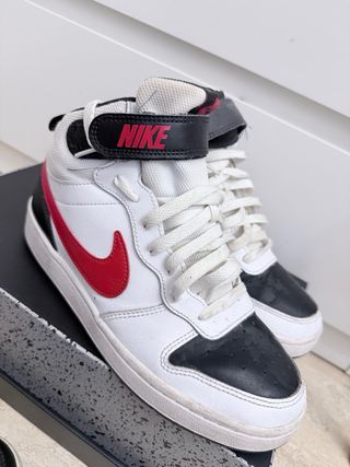 Zapatillas Nike Altas Blancas y Rojas