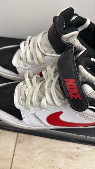 Zapatillas Nike Altas Blancas y Rojas