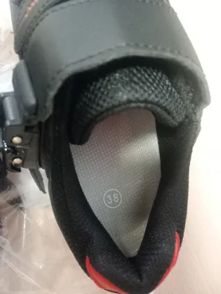 Zapatillas Ciclismo Negras y Rojas