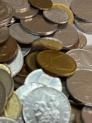 Lotto di 50 monete internazionali