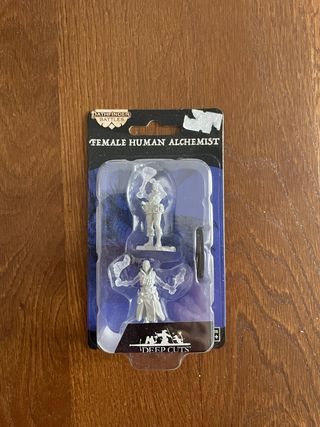 FIGURA PARHFINDER BATTLES FEMALE HUMAN ALCHEMIST