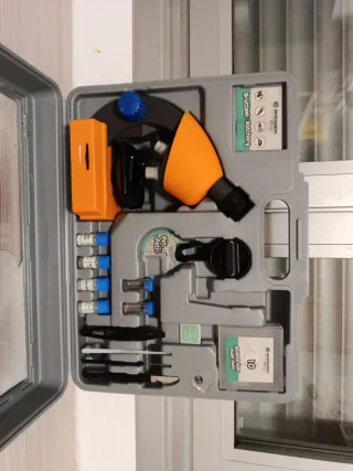 Microscopio Bresser Junior con accesorios y estuch