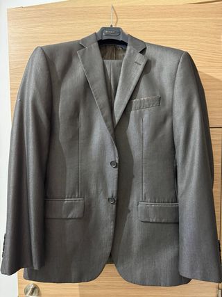 Traje marron negro