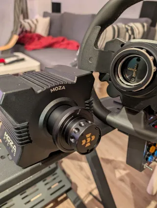 Pack moza r5 volante, base y pedales.