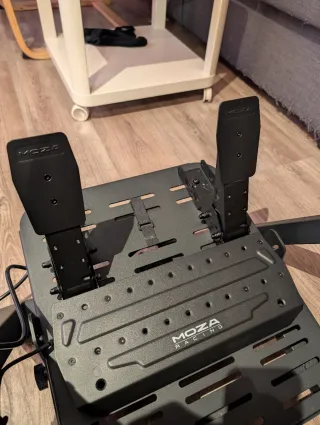 Pack moza r5 volante, base y pedales.