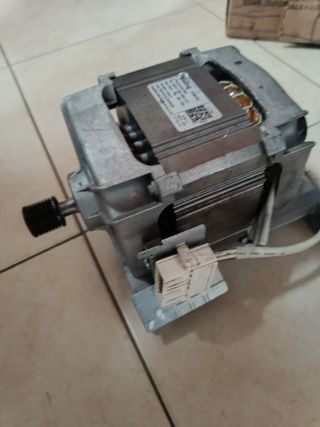 Motore per lavatrice cod 160031876.02 / W10908768