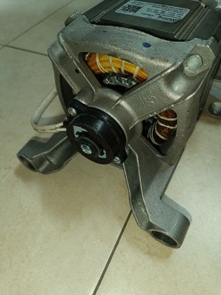 Motore per lavatrice cod 160031876.02 / W10908768