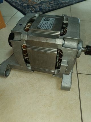 Motore per lavatrice cod 160031876.02 / W10908768