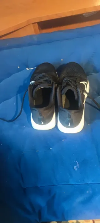 Zapatillas Nike Negras y Blancas