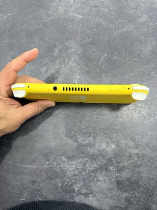 Nintendo Switch Lite Amarillo