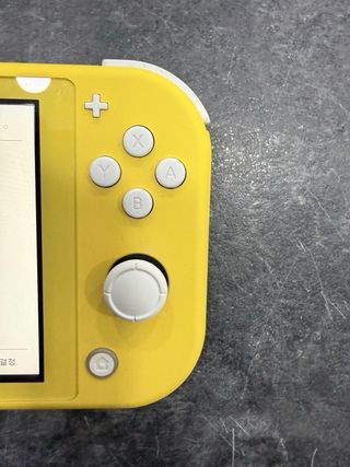 Nintendo Switch Lite Amarillo