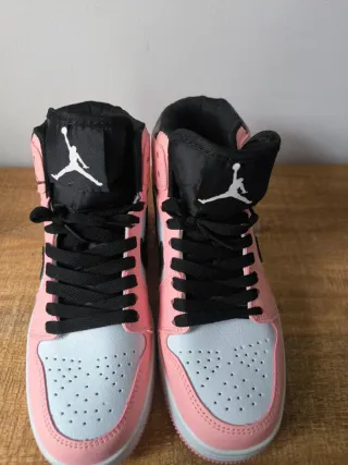 Zapatillas deportivas NUEVAS