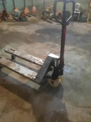Transpaleta manual 2000 kg