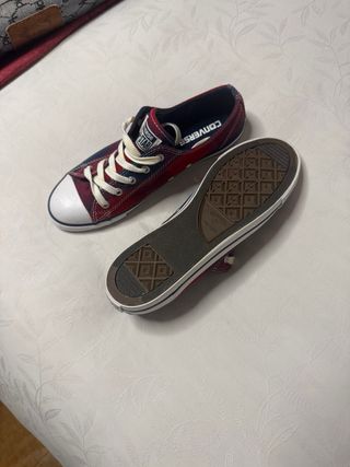 Zapatillas converse de color azul y granate N 39