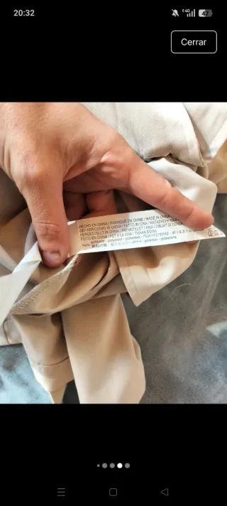 Gabardina Stradivarius crema