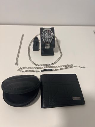Reloj y Cartera con Cadena