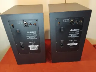 Monitores Alesis M1 MkII Biamplificados