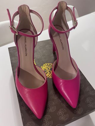 Zapatos tacón Ángel Alarcón piel fucsia