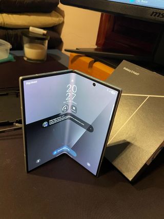 Samsung Galaxy Z Fold 7 5G – Como Nuevo – Gama Alt