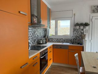 Cocina: con muebles y electrodomésticos integrados