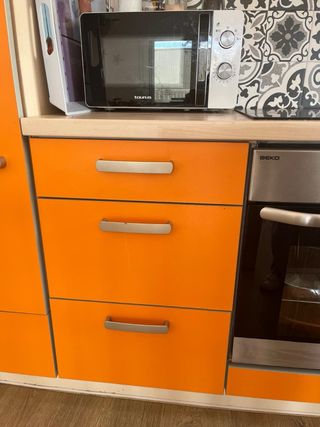 Cocina: con muebles y electrodomésticos integrados