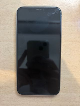 Iphone 11 de 64GB en blanco practicamente nuevo