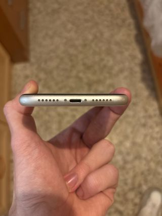 Iphone 11 de 64GB en blanco practicamente nuevo