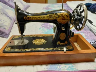 Maquina de coser Singer antigua