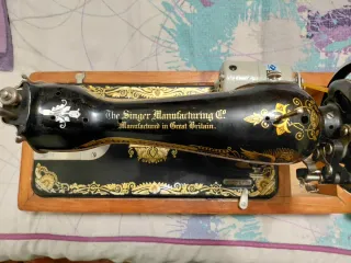 Maquina de coser Singer antigua