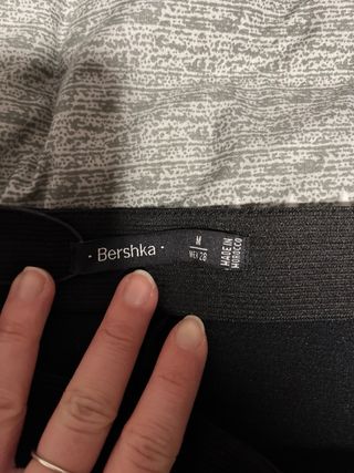 Falda cruzada Bershka negra Talla M