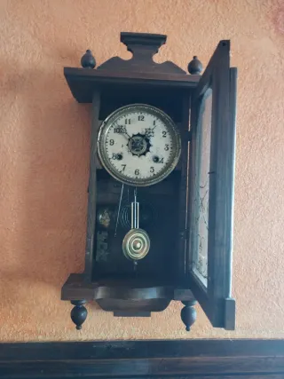Reloj antiguo de pared.