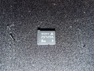 Juegos PS Vita FIFA 13 + Invizimals