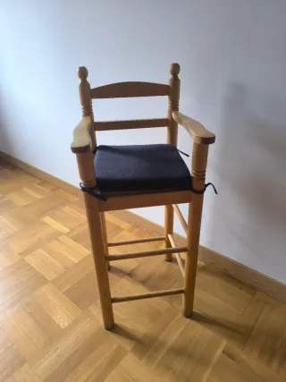 Trona infantil de madera