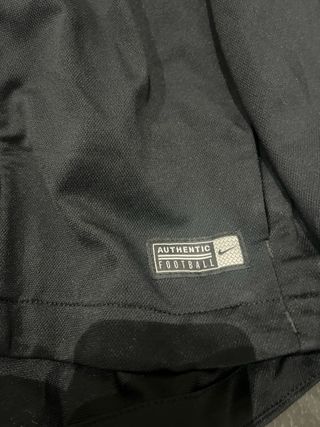 Chaqueta fina Nike negra talla de 10- 12 años