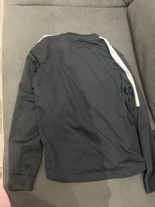 Chaqueta fina Nike negra talla de 10- 12 años