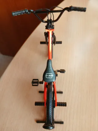 Maqueta miniatura BMX Naranja (JUGUETE)