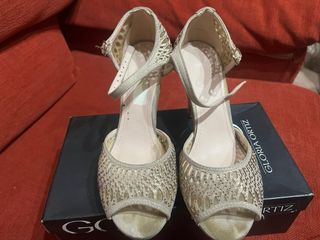 Zapatos plataforma dorados