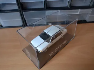 Peugeot 305 escala 1/43