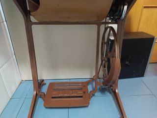 Máquina de coser Alfa antigua