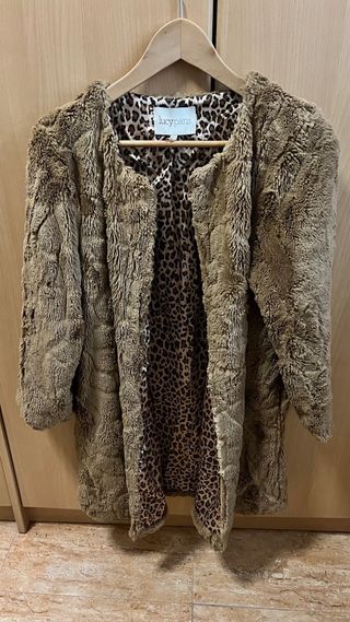 Chaqué pelo beige Lucy Paris forro leopardo