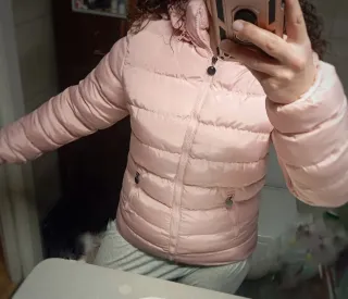 Cazadora invierno tipo plumas rosa